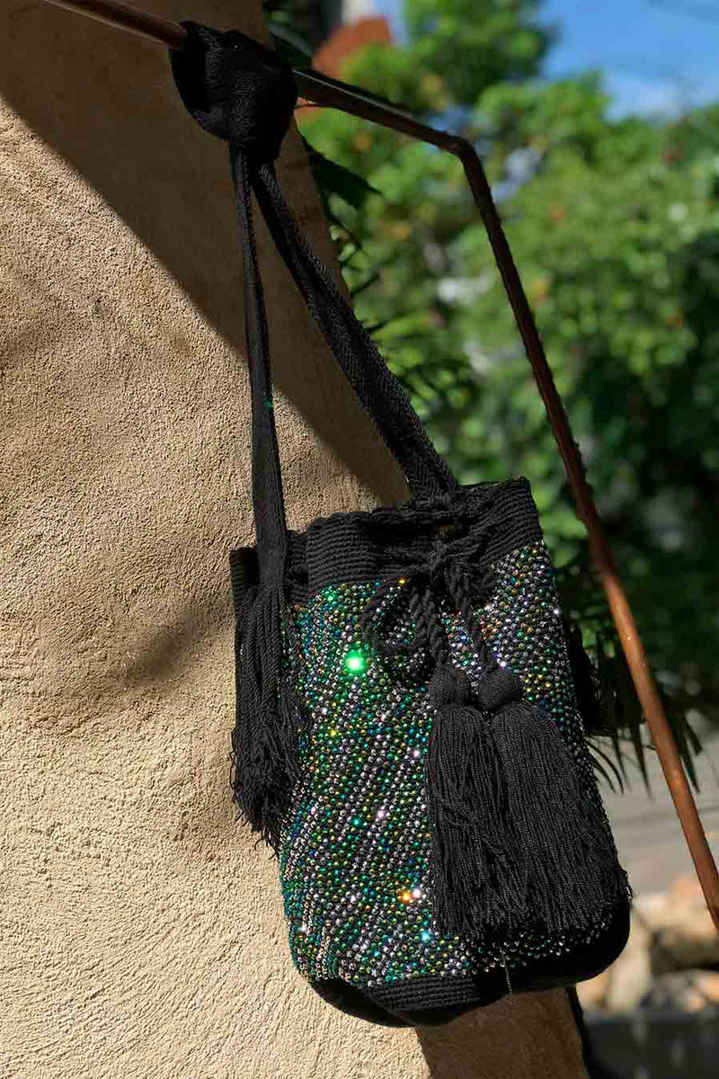 Mochila wayuu negro piedras