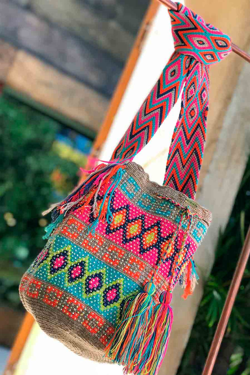 Mochila wayuu diseño piedras